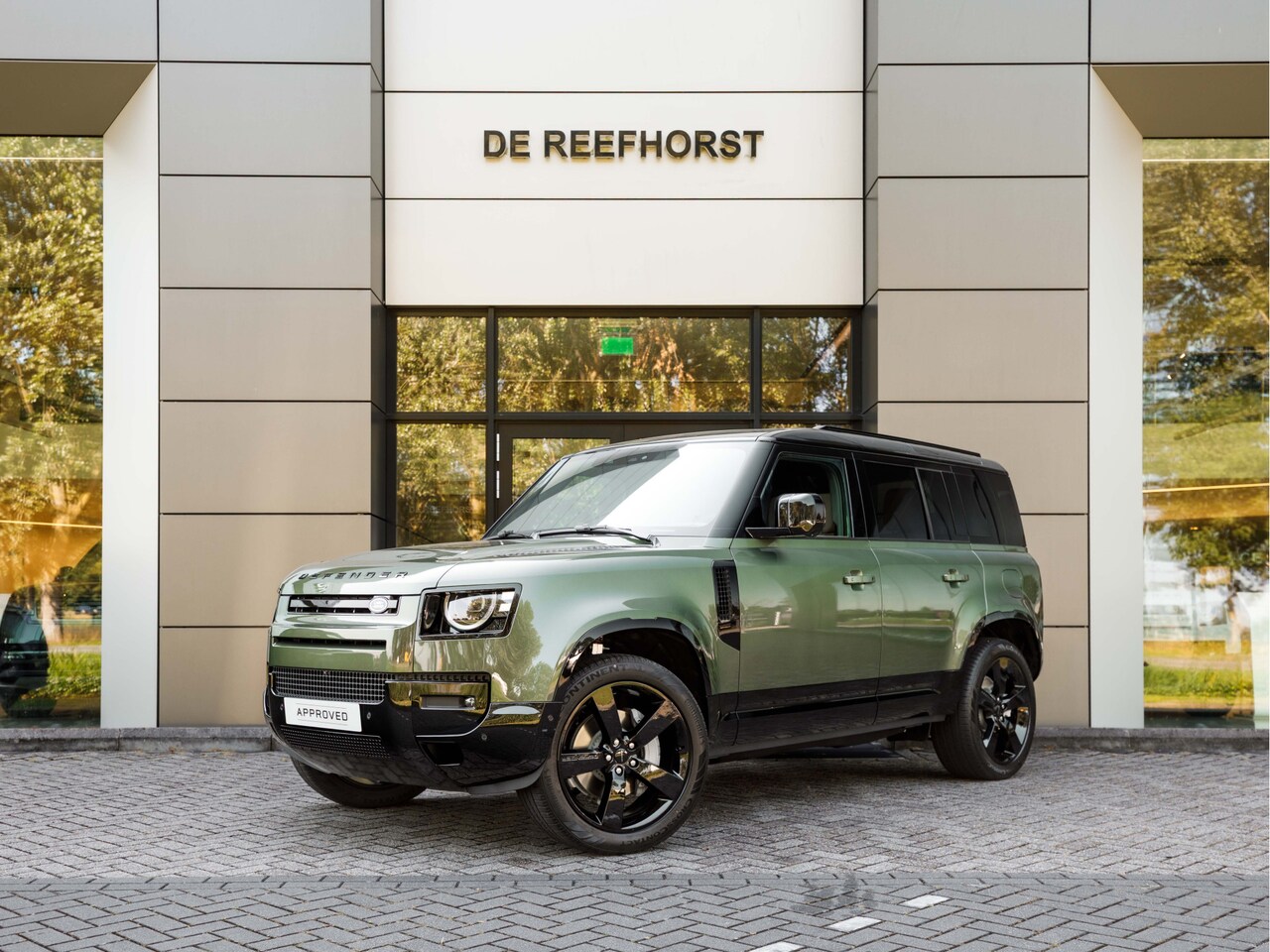 Land Rover Defender 110 - P300e 300pk AWD 110 Dynamic HSE Edition | 5 jaar garantie | Caraway | Head-up Display | Ge - AutoWereld.nl