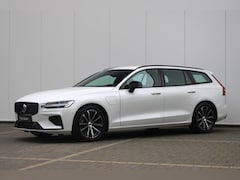 Volvo V60 - T6 Plug-in hybrid AWD Plus Dark | Trekhaak | 360 graden camera | Verwarmbare voorstoelen e