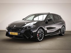 BMW 1-serie - M135 xDrive | PANORAMADAK | HEAD UP | STUURVERWARMING | 360 CAMERA | 19"