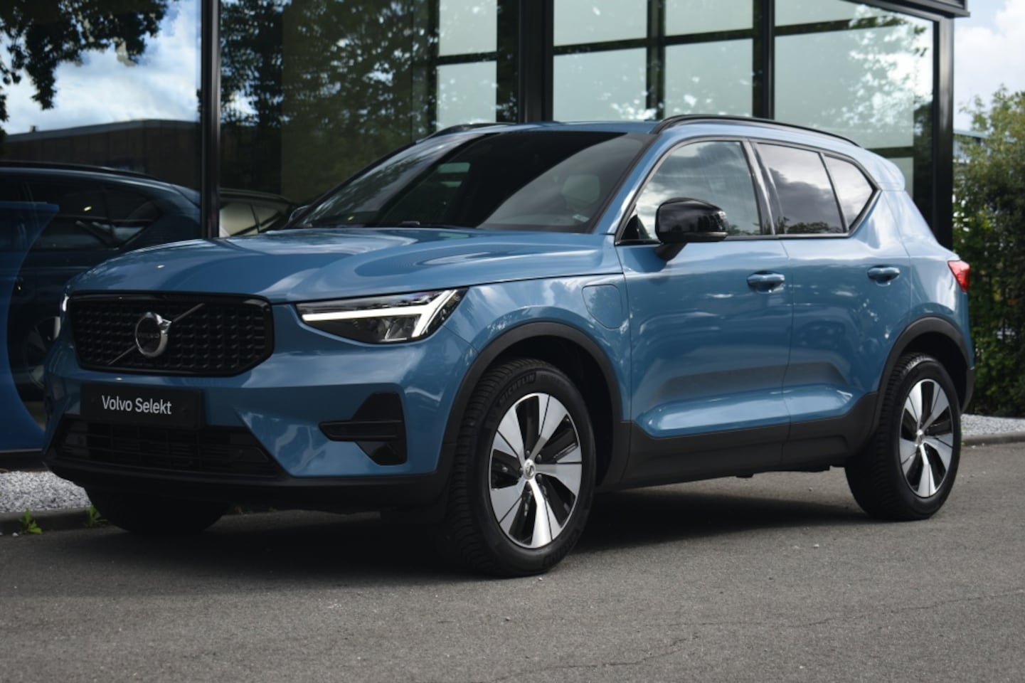 Volvo XC40 - T4 211pk [Plug-in] Plus Dark | Camera | Keyless | Getint Glas - AutoWereld.nl