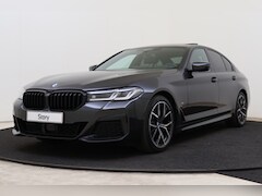 BMW 5-serie - 520d M Sport Automaat / Trekhaak / Schuif-Kanteldak / Comfortstoelen / Comfort Access / La