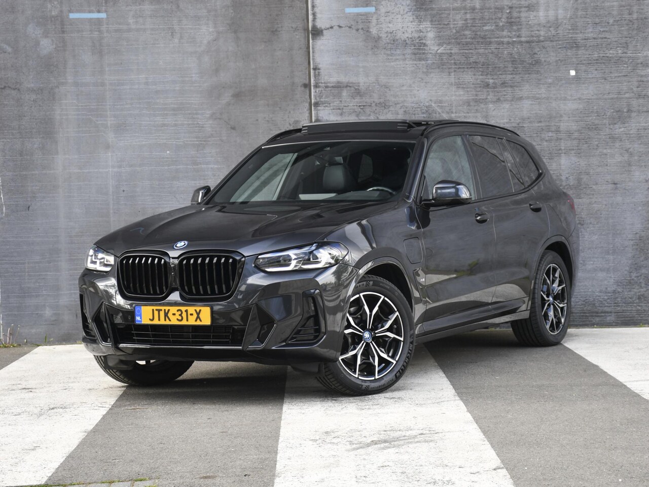 BMW X3 - High Executive M-Sport 30e xDrive 292pk Automaat PANO | LEDER | 19''LM | CRUISE.C | BMW LE - AutoWereld.nl