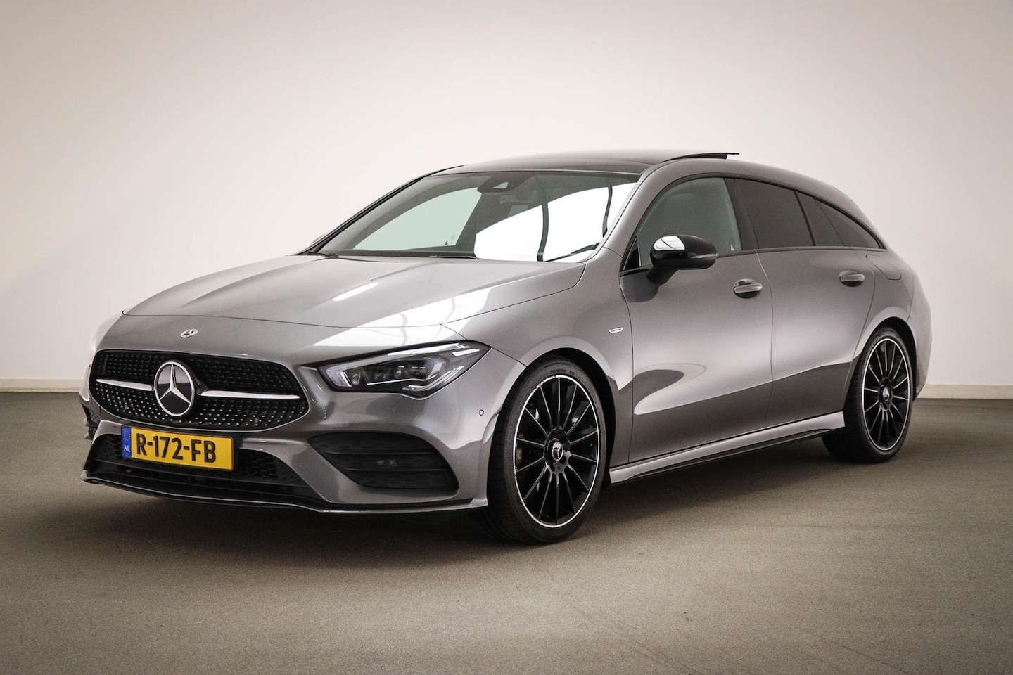 Mercedes-Benz CLA-klasse Shooting Brake - 180 Premium Plus | EDITION 1 | PANORAMADAK | DAB | APPLE | CAMERA | 19" - AutoWereld.nl