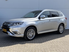 Mitsubishi Outlander - 2.4 PHEV Intense / Trekhaak ( 1500 kg ) / Apple Carplay/Android Auto / Cruise control / |