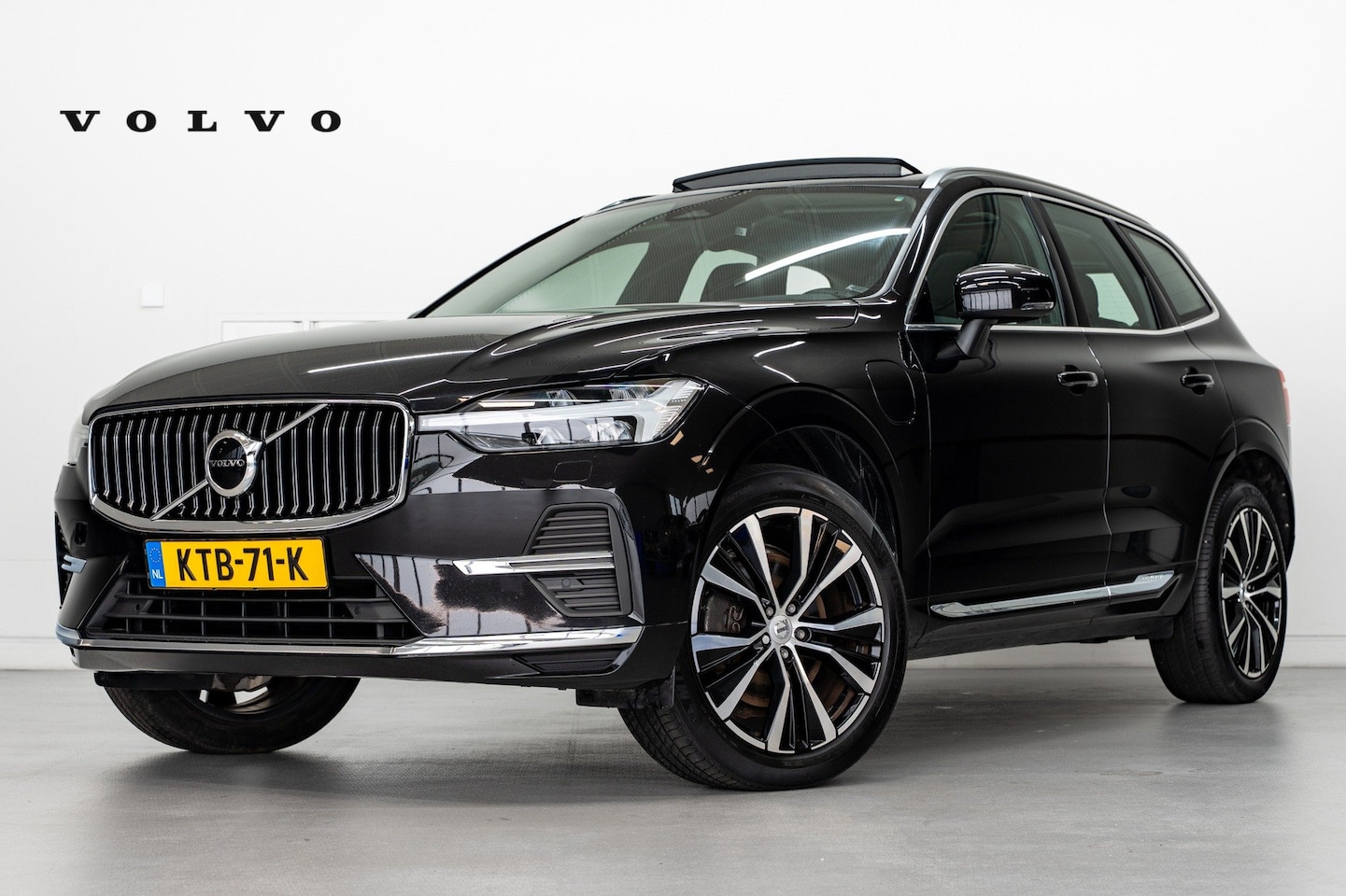 Volvo XC60 - T6 350PK AWD Plus Bright | Trekhaak | 20" | Lighting Pack | BLIS - AutoWereld.nl