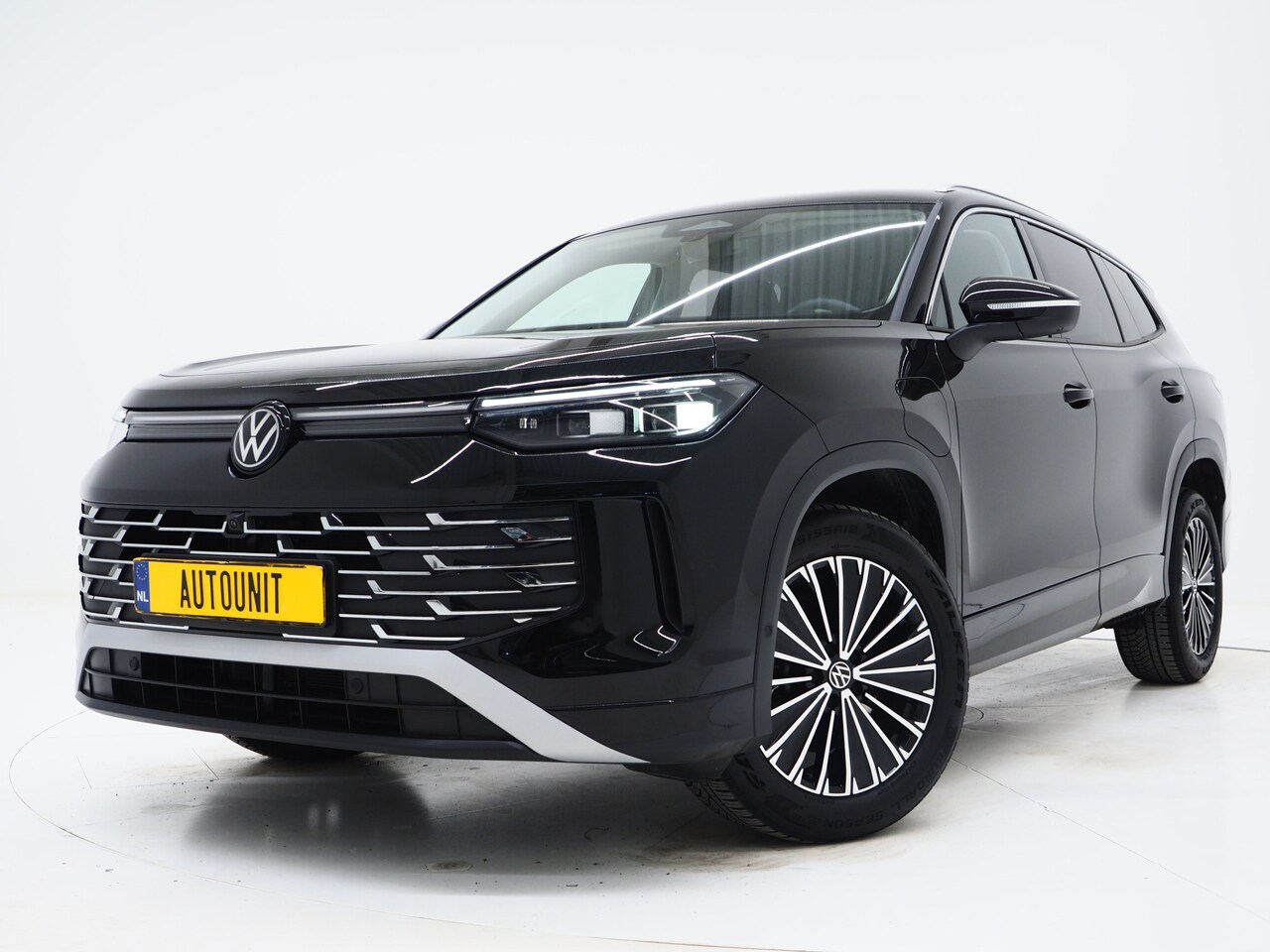 Volkswagen Tayron - 1.5 eHybrid Elegance 272PK | Leder/Alcantara | Trekhaak | Massage | 360 | Keyless | Adapti - AutoWereld.nl