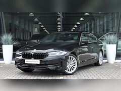 BMW 5-serie - 540i High Executive Automaat / Laserlight / Achteruitrijcamera / Active Cruise Control / L
