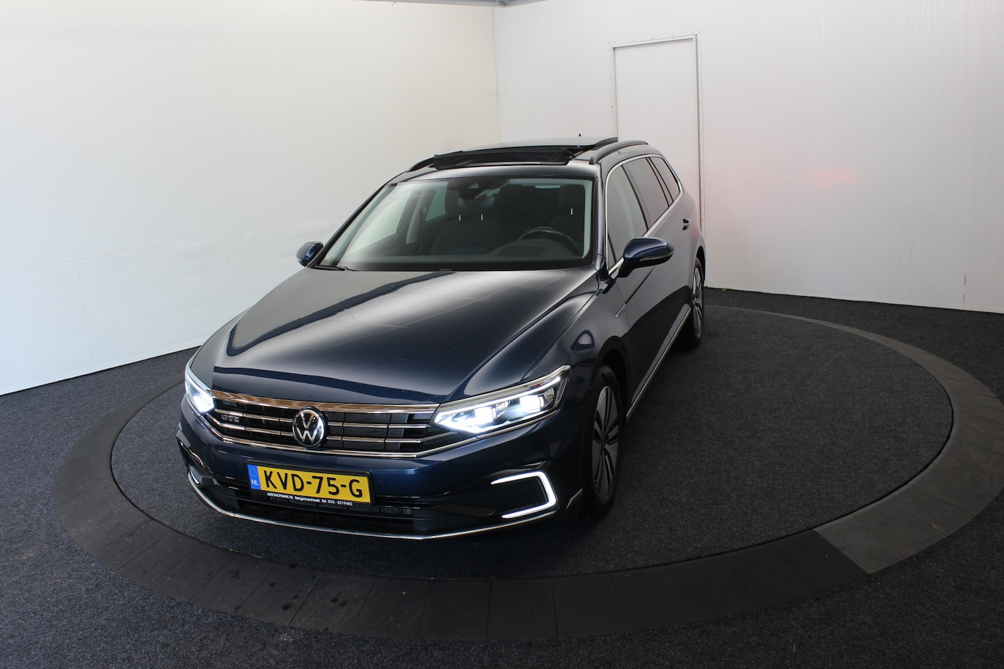 Volkswagen Passat Variant - 1.4 TSI PHEV GTE Pano Trekh Cam Dhoek det Winterpack Incl W-banden - AutoWereld.nl