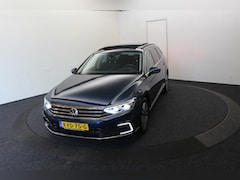 Volkswagen Passat Variant - 1.4 TSI PHEV GTE Pano Trekh Cam Dhoek det Winterpack Incl W-banden