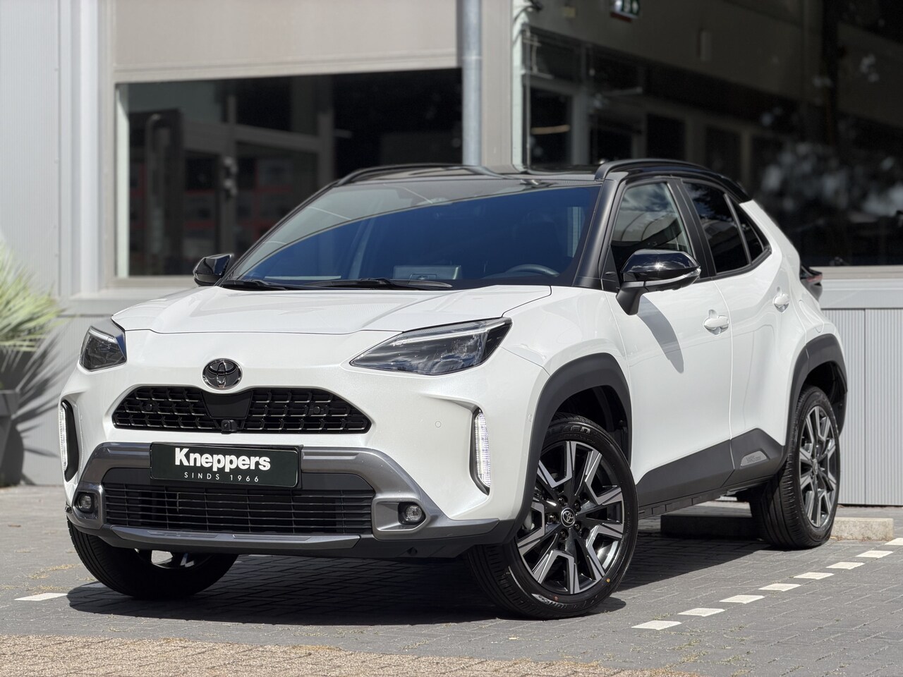 Toyota Yaris Cross - 1.5 Hybrid 130 Executive Rondom zicht camera, Elektrische achterklep, Dodehoekdetectie - AutoWereld.nl