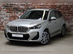 BMW X1 - sDrive20i Executive M Sport Pakket Automaat / Live Cockpit Professional / Shadow Line / Co
