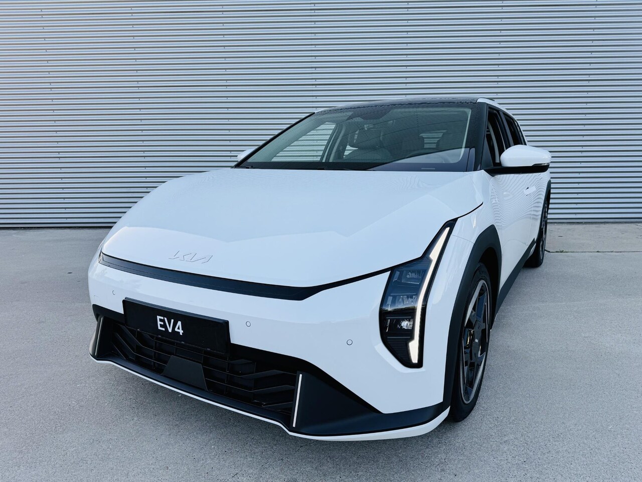 Kia EV4 - Plus Advanced 58.3 kWh Voordeelauto ! Vlot rijden ! 02-04-2026 Geregistreerd ! - AutoWereld.nl