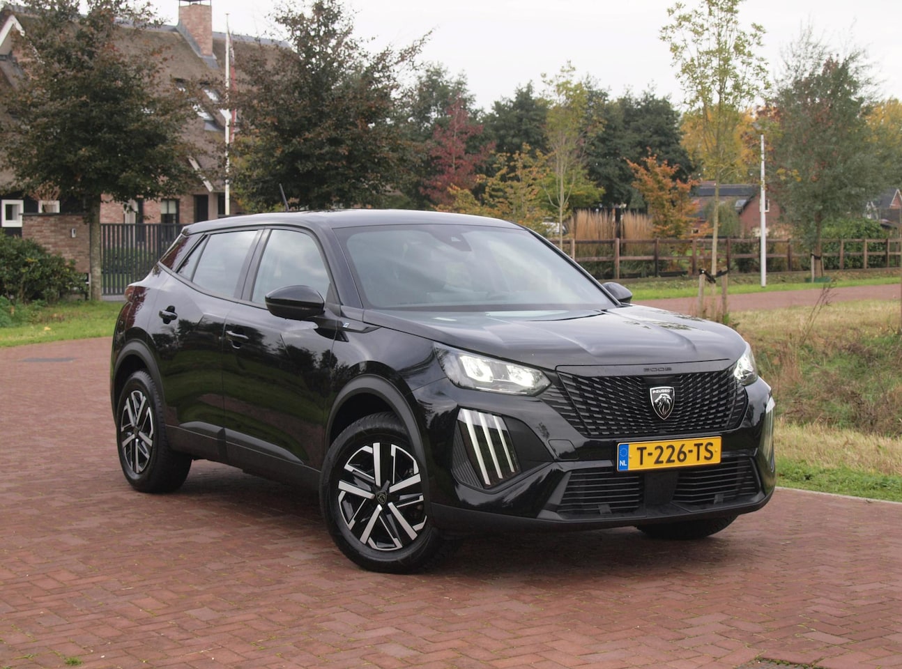 Peugeot e-2008 - EV Active 54 kWh | Nieuw Model | SOH 94% | Warmtepomp | Apple Carplay | Dealeronderhouden - AutoWereld.nl