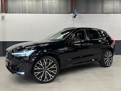 Volvo XC60 - 2.0 B5 R-design / Pano / Luchtvering / Trekhaak / Massage / 360 camera / 22 inch / H&K