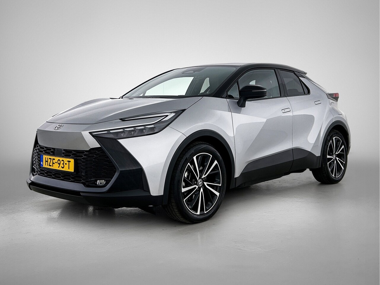 Toyota C-HR - 2.0 Plug-in Hybrid 220 Executive | BTW voertuig | JBL | Dodehoek detectie | Stoel+stuurver - AutoWereld.nl