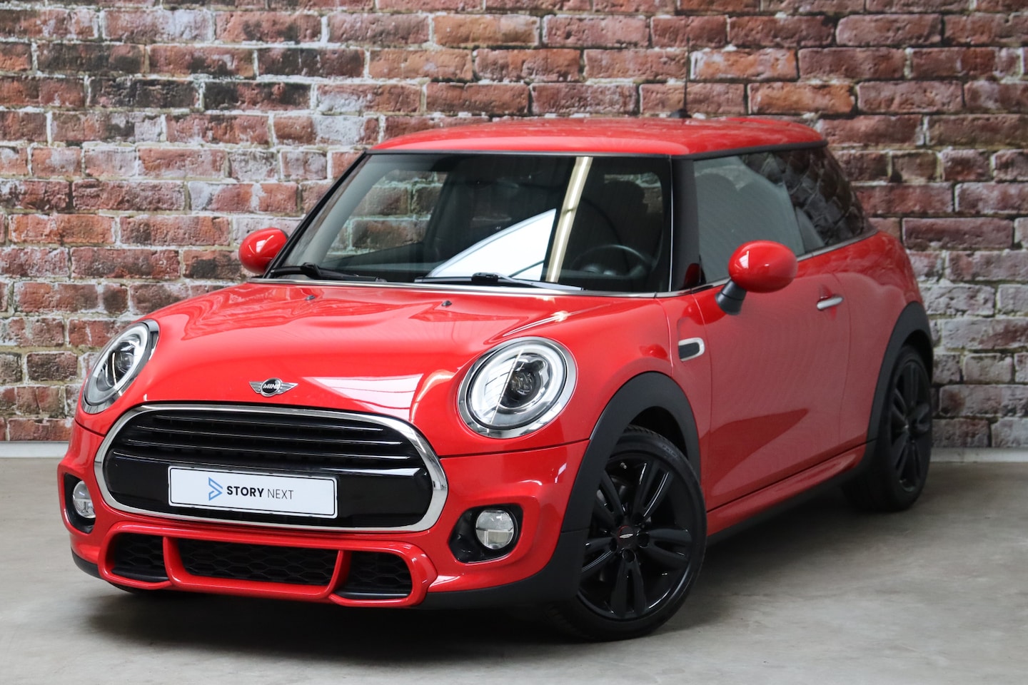 MINI Cooper - Hatchback Chili Serious Business 3 deurs / Navigatiesysteem / Leder / John Cooper Works Ex - AutoWereld.nl