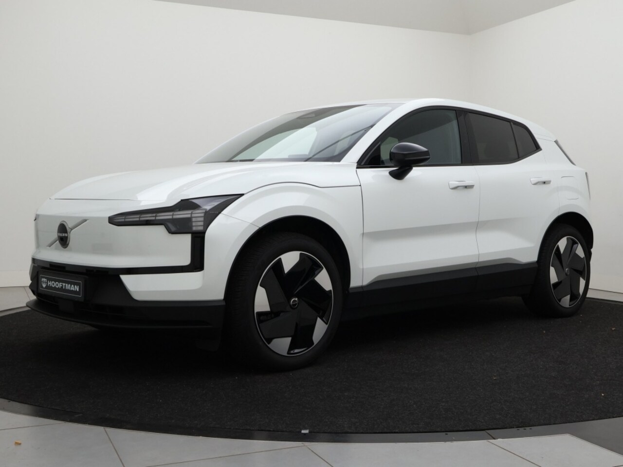 Volvo EX30 - EXTENDED RANGE PLUS EUROPA STOELVERWARMING GETINT GLAS - AutoWereld.nl