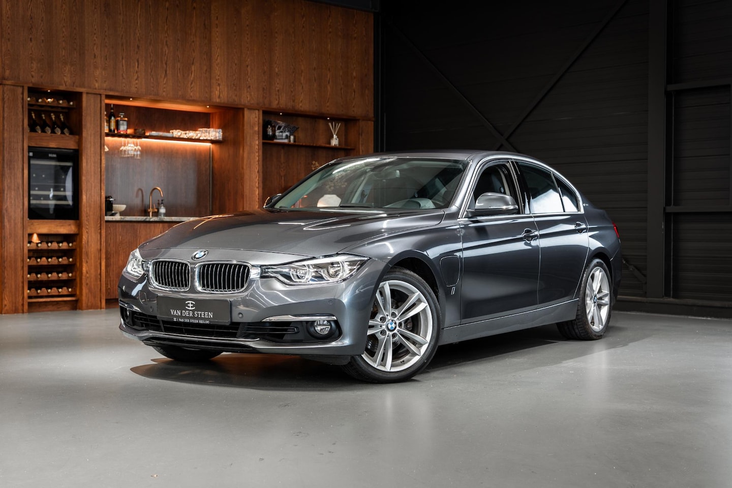 BMW 3-serie - 330e High Executive Dealer Onderhouden | NL Auto | Sportstoelen - AutoWereld.nl