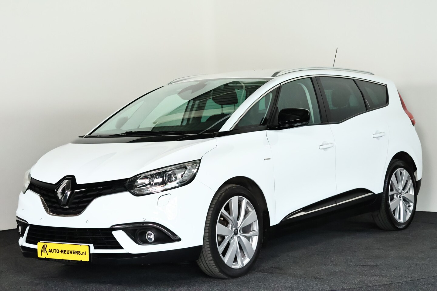 Renault Grand Scénic - 1.3 TCe Limited / Navi / Trekhaak / Keyless / DAB / Camera - AutoWereld.nl
