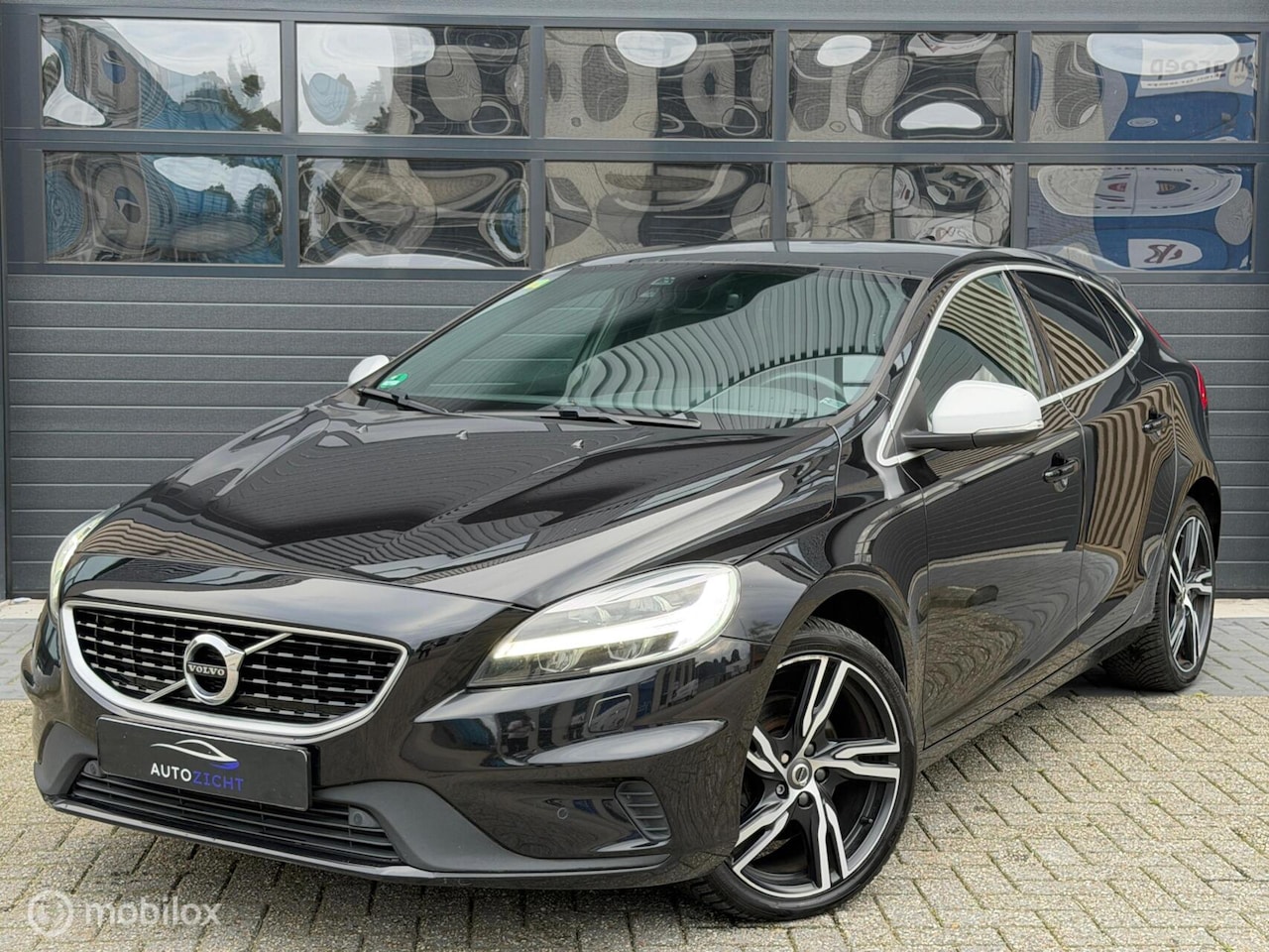 Volvo V40 - 2.0 T3 R-Design | Pano | Cruise | Alcanta - AutoWereld.nl