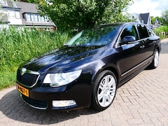 Skoda Superb - 1.8 TSI Elegance 161pk Leder Navi Schuifdak Xenon Trekhaak