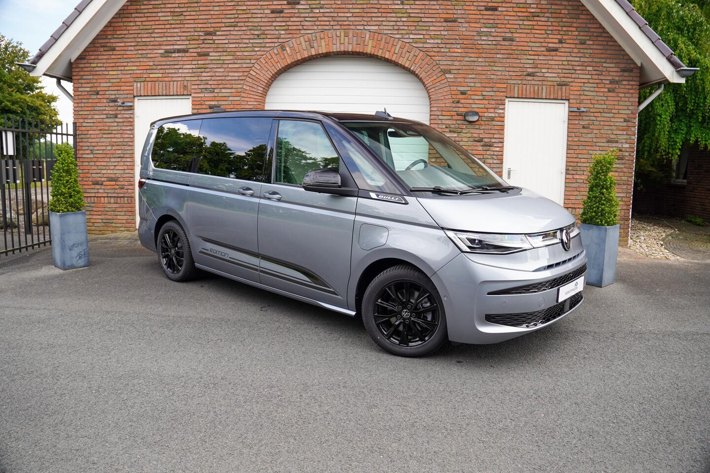 Volkswagen Multivan - 1.5I E-hybrid Edition L2 4x4 Panoramadak Leder Trekhaak Area view - AutoWereld.nl