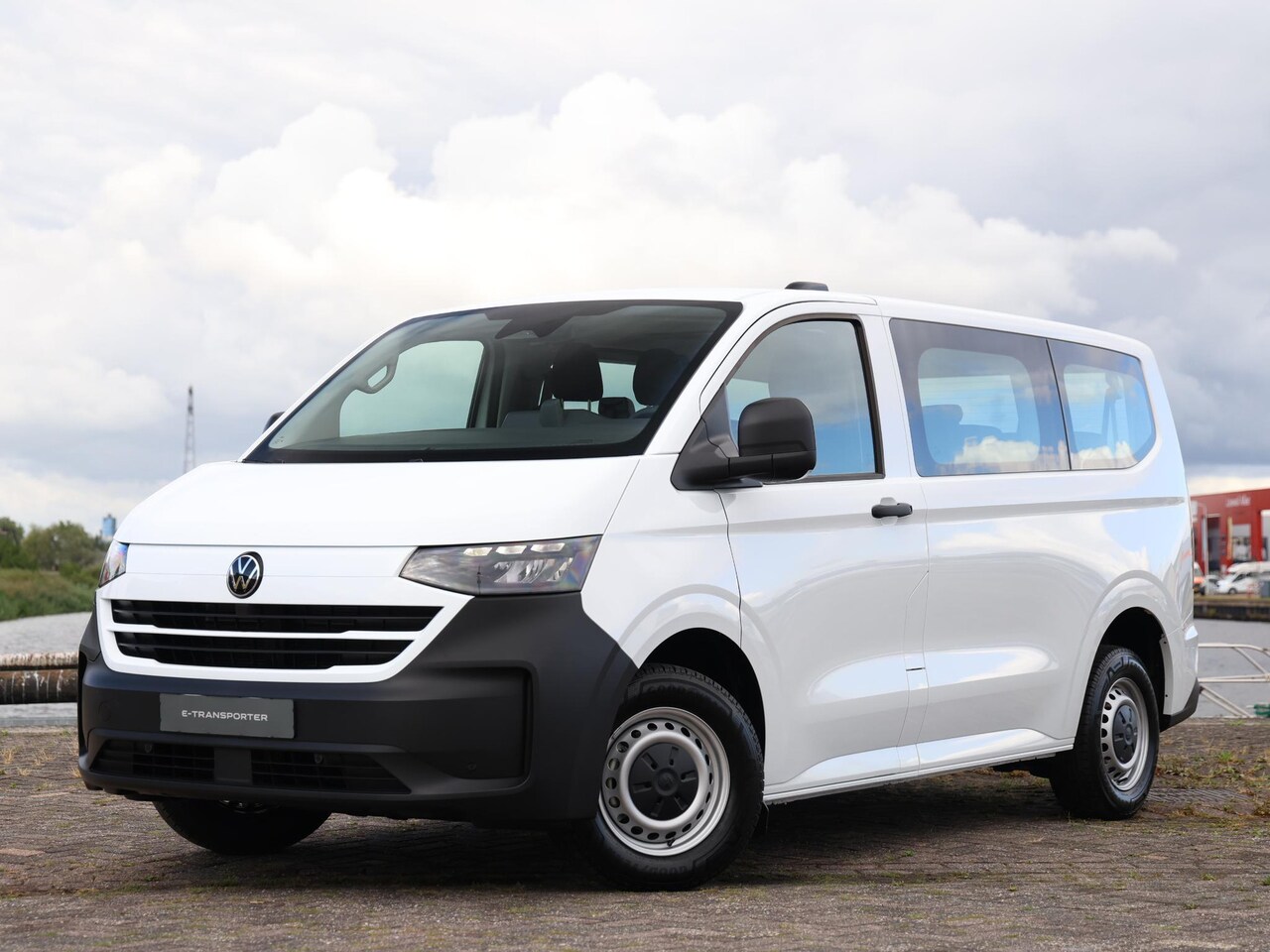 Volkswagen e-Transporter Kombi - Taxi 136PK 71 kWh | Taxi uitvoering | 9 Persoons | Navigatie via App Connect | Cruise Cont - AutoWereld.nl