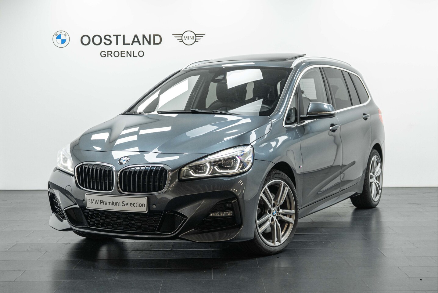 BMW 2-serie Gran Tourer - 218i 7p. High Executive M Sport Automaat / Panoramadak / Sportstoelen / Achteruitrijcamera - AutoWereld.nl