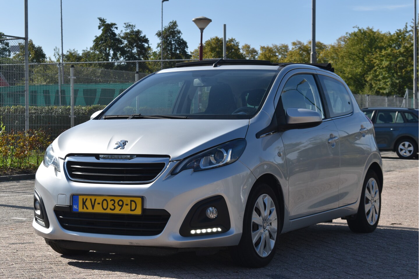 Peugeot 108 - 1.0 e-VTi Active TOP! Pack Premim Cabriolet | Linnen kap | Airco | Bluetooth | Elekt.ramen - AutoWereld.nl