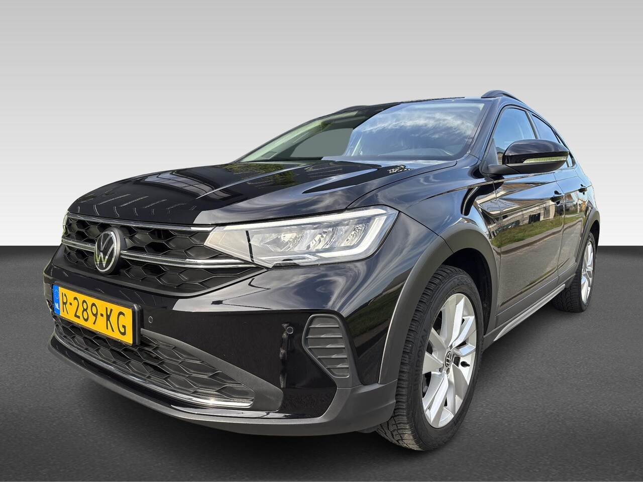 Volkswagen Taigo - 1.0 TSI Life Business All seasonbanden Achteruitrijcamera | Achteruitrijcamera - AutoWereld.nl