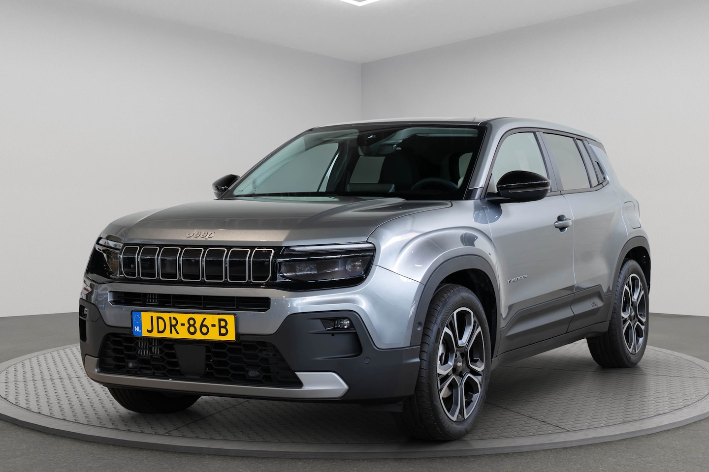 Jeep Avenger - 1.2 e-Hybrid Summit | Tot 8 Jaar Garantie | Voorruit verwarming | Camera | Navigatie | Key - AutoWereld.nl