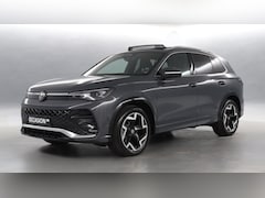 Volkswagen Tiguan - 1.5 eHybrid 204pk DSG R-Line / Panoramadak / Trekhaak / 360 Camera / HD Matrix Led