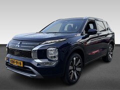 Mitsubishi Outlander - 2.4 PHEV Intense+ Incl. Dodehoek detectie | Draadloze telefoonlader | Lichtmetalen velgen