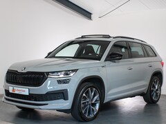Skoda Kodiaq - 1.5 TSI Sportline Business 7-Persoons Trekhaak, Panoramadak, Memory stoelen, Apple CarPlay