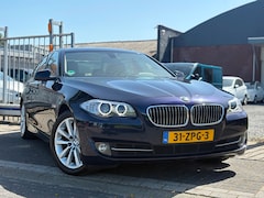 BMW 5-serie - 528i High Executive | NWE D-Ketting | Xenon | Leder | Navigatie | A.Camera | 18” LMV |