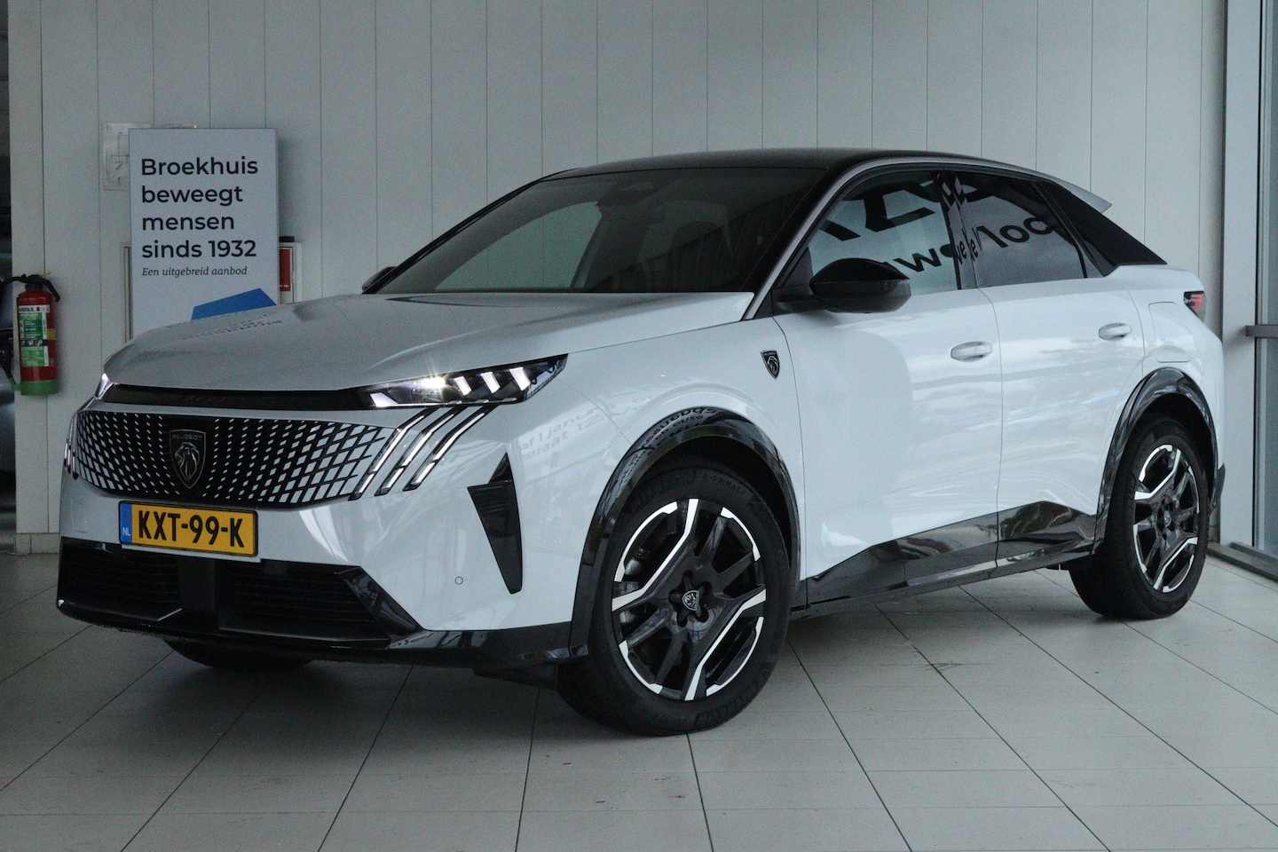 Peugeot e-3008 - GT 73 kWh | SOH 94% | Adapt. Cruise | Stoel+Stuurverwarming | Elektr. klep | Keyless | Nav - AutoWereld.nl