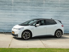 Volkswagen ID.3 - First Plus 58 kWh Cam Adapt Cruise Soh 93.7%