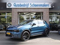 Lynk & Co 01 - 1.5 261PK BLACKLINE 360-CAMERA STOELVERW. PANO/SCHUIF MEMORY INFINITY DAB NAVI CARPLAY ELE
