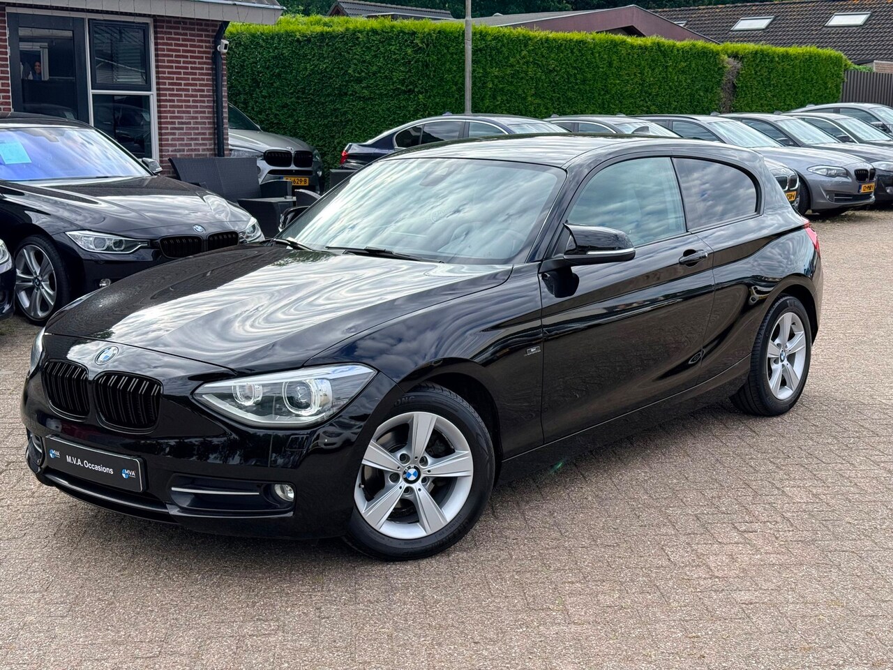 BMW 1-serie - 114i EDE Upgrade Edition Sport|Nieuwe Ketting + Klepseals|Lane Assist|H&K|Bots waarschuwin - AutoWereld.nl