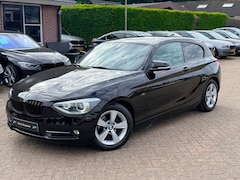 BMW 1-serie - 114i EDE Upgrade Edition Sport|Nieuwe Ketting + Klepseals|Lane Assist|H&K|Bots waarschuwin