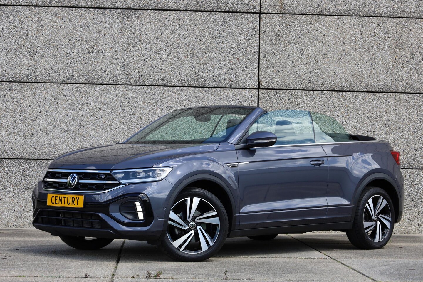 Volkswagen T-Roc Cabrio - 1.5 TSI R-Line DSG / Adaptive cruise / Navi / Achteruitrijcamera - AutoWereld.nl