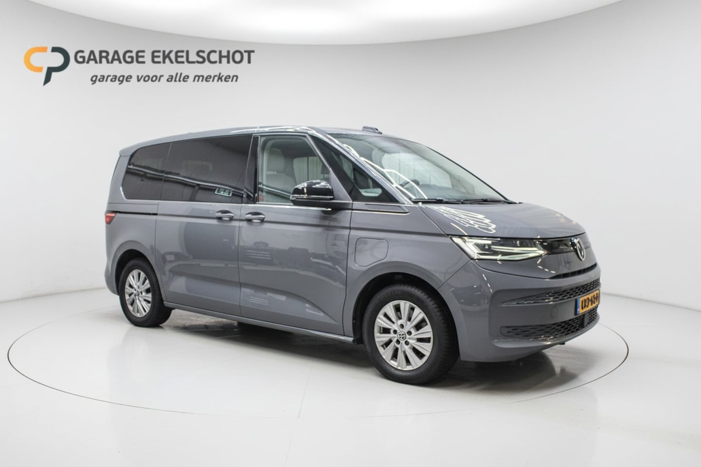 Volkswagen Multivan - 1.4 eHybrid L1H1 Life Business|Carplay|Camera|Trekhaak - AutoWereld.nl
