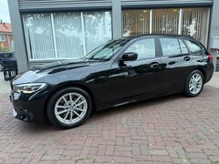 BMW 3-serie Touring - 330e High Executive Adaptief Cruise | Lederen bekleding | 360 Camera | Stoel & Stuurverwar