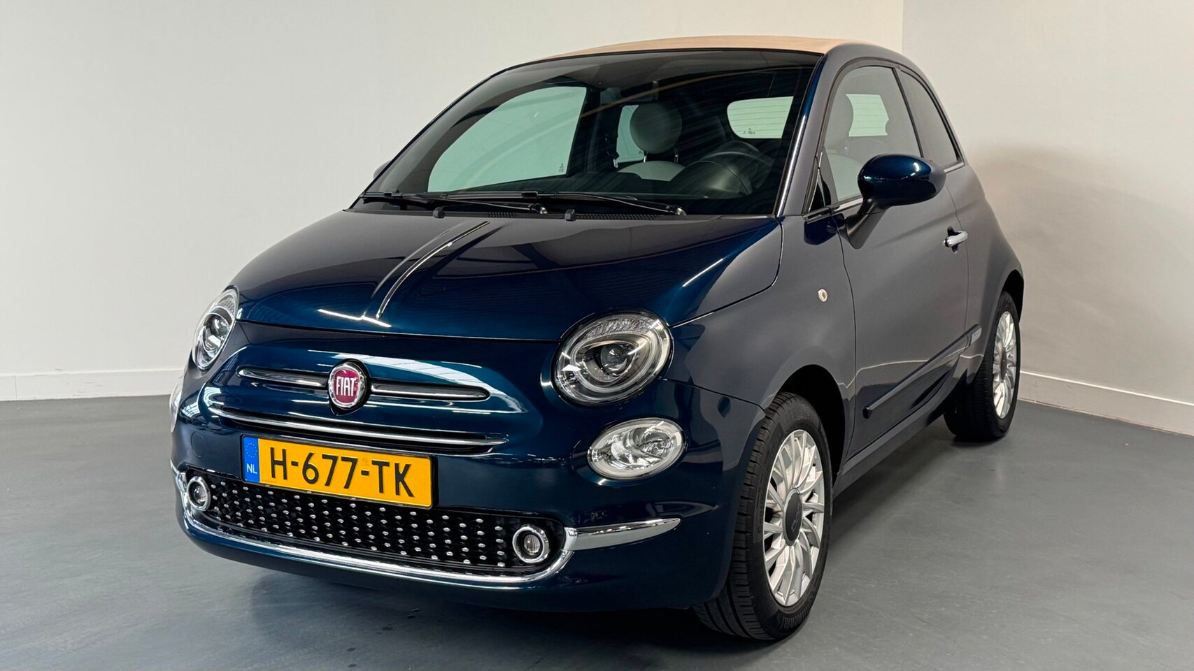 Fiat 500 C - 1.2 Star | NL-AUTO | CRUISE | CARPLAY + NAVI | PARKEERSENS. | - AutoWereld.nl