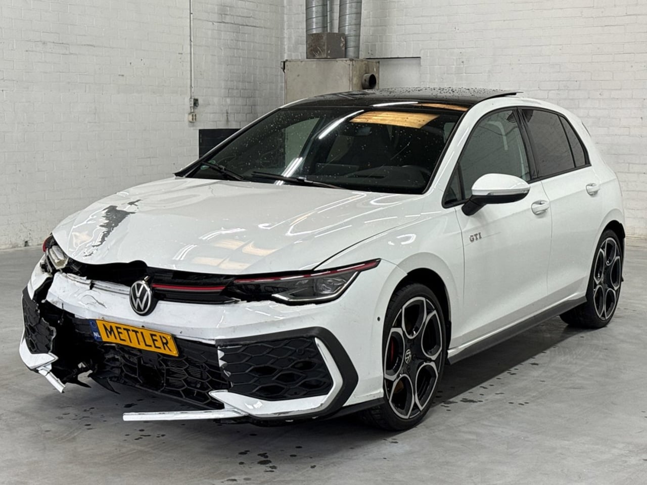 Volkswagen Golf - 2.0 TSI GTI | 8.5 | IQ Light | Panoramadak | Limited Edition | Head up display - AutoWereld.nl