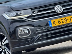 Volkswagen T-Cross - 1.0 TSI DSG Automaat 2x R-Line - DeepBlack Pearl - Virtual/Camera/Carplay