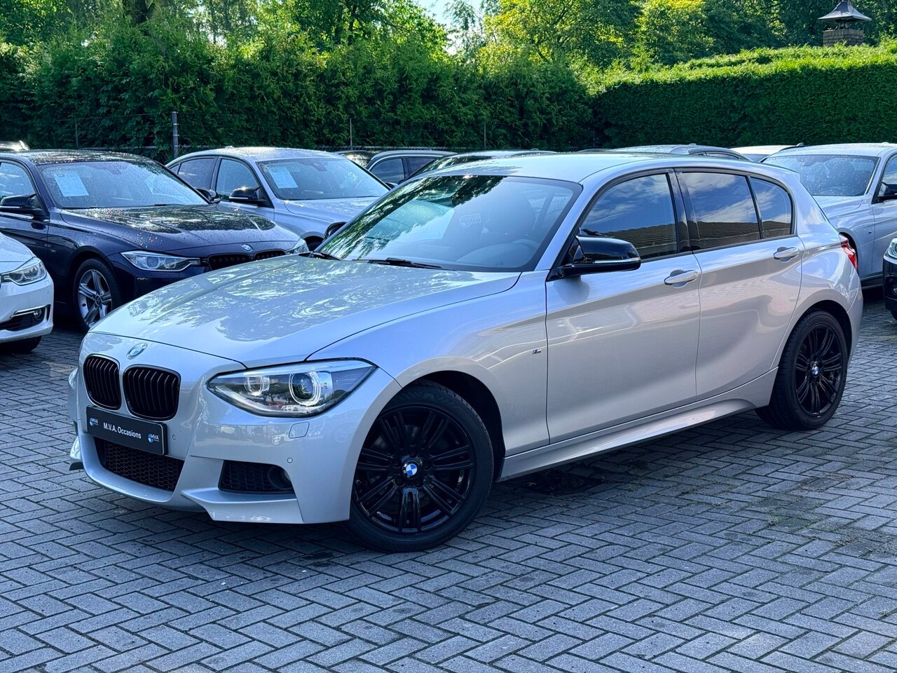 BMW 1-serie - 118i Business+ M Sport|Nieuwe Ketting + Klepseals|Climate control|Automaat|Cruise control| - AutoWereld.nl