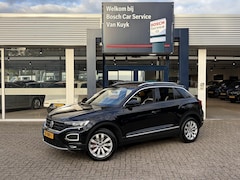 Volkswagen T-Roc - 1.5 TSI Sport / NL-Auto / Dealer-Onderhouden / Stoel & Stuurverwarming / LED / Apple-Carpl