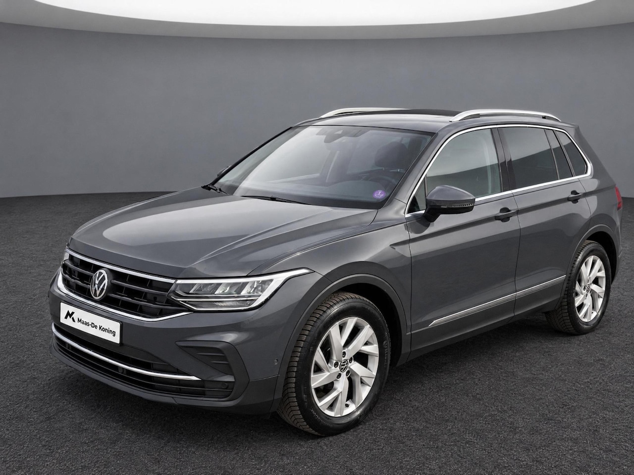 Volkswagen Tiguan - 1.5TSI/150PK Life Business Trekhaak · Camera + parkeersensoren · Navigatie - AutoWereld.nl