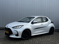 Toyota Yaris - 1.5 Hybrid First Edition Clima Cruise LMV NL auto Dealer onderhouden